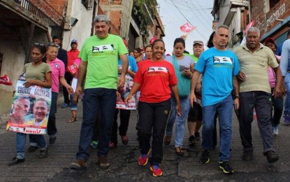 La parroquia Sucre acompañó a Bernal en recorrido casa por casa