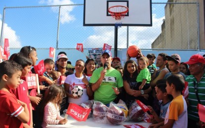 Con alegría Bernal recorrió calles del Junquito