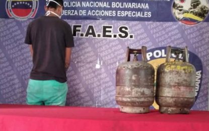 Detienen a sujeto que vendía ilegalmente cilindros de gas 