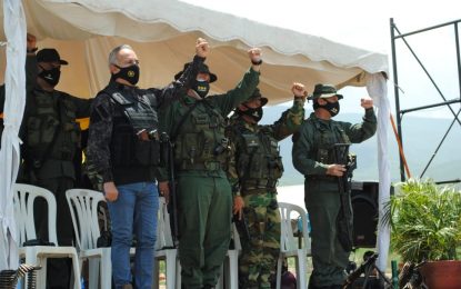 Bernal celebra despliegue de la Operación Patriota de Los Andes por mar fronterizo