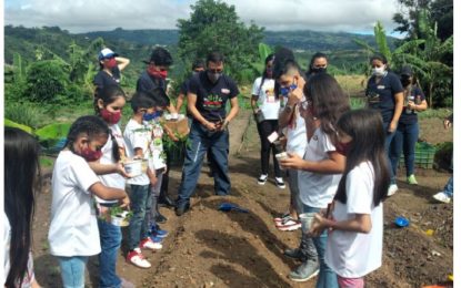 La GMAS capacita a niños y jóvenes en la producción de alimentos