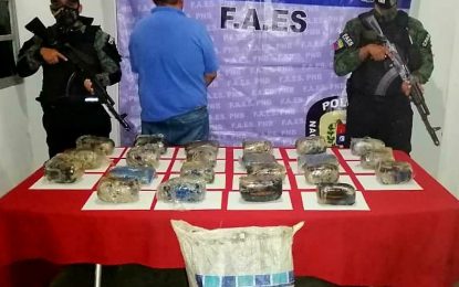 Detenido ciudadano con 22 panelas de presunta marihuana