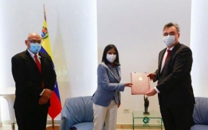 Venezuela firma contrato con Rusia para adquirir dosis de la vacuna Sputnik V
