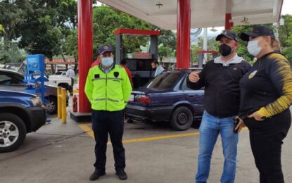 Gabinete de Combustible pone el ojo a colas en estaciones de servicio