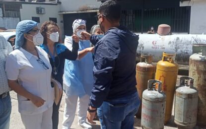 Más de 300 cilindros de gas se distribuyeron entre el personal del Hospital Central de San Cristóbal