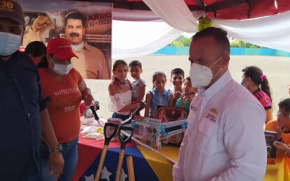 Sábado Tricolor entrega 88 títulos de Propiedad de Tierra para locales del Mercado Municipal