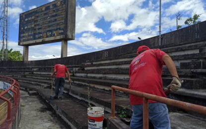 Avanza mantenimiento y reparaciones menores al Velódromo J.J. Mora