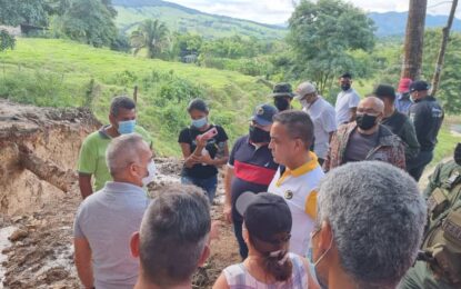 “Todo el Gobierno activado con los dirigentes comunitarios buscando soluciones sobre la marcha”