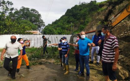 Comunidad de Zorca atendida por equipo multidisciplinario ante desbordamiento de quebrada La Zorquera