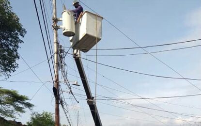 Corpoelec reparó líneas por baja tensión en el sector Cristo Rey circuito Miranda