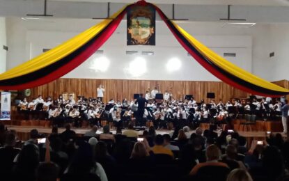 Con un grandioso concierto de la Orquesta “Alma Llanera” se celebró los 166 años del Día de la Tachiraneidad
