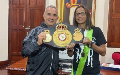 Condecorada por el Gobernador del Táchira la boxeadora venezolana Mayerlin Rivas