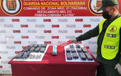GNB detiene a dos ciudadanos con 25 envoltorios de presunta droga