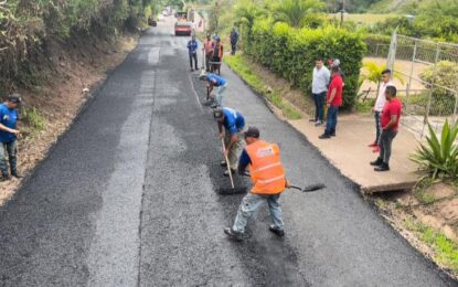 Con mil  toneladas de asfalto mejoran Rutas del Peregrino