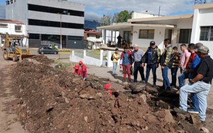 Alcaldía de San Cristóbal ejecuta obra hidráulica en Urb. Mérida