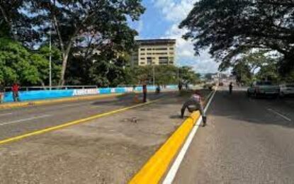 Alcaldía de SC cumple labores de mantenimiento integral en el Viaducto Nuevo