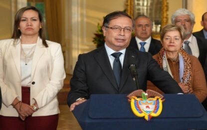 Presidente de Colombia cambió a tres ministros de su gabinete