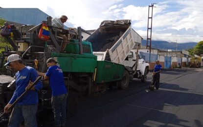 Gobernación despliega asfaltado en Riberas del Torbes y Barrancas