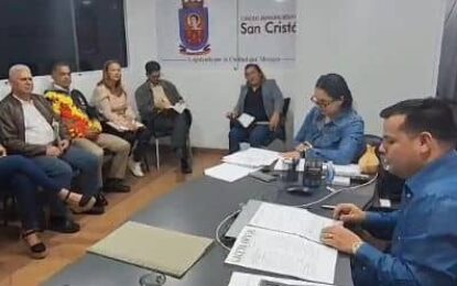 Concejo Municipal de San Cristóbal se declara en Sesión Permanente