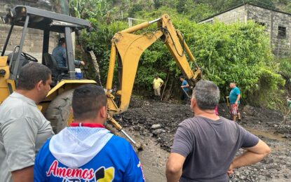 Más de 20 mil metros cúbicos de derrumbes removerán entre El Mirador y Rubio