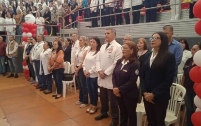 Mil 500 trabajadores del sector salud recibieron sus ascensos