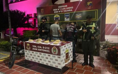 Detenidos dos sujetos con droga oculta en morrales