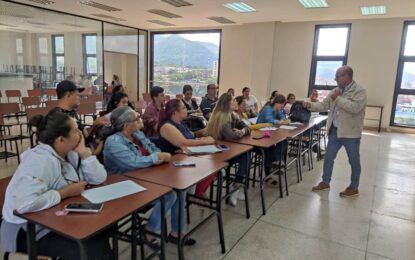 Garantizan estudios superiores a trabajadores de la Gobernación del Táchira