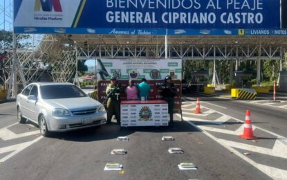 Detectada secreta en el piso de un carro Chevrolet Optra, en Vega de Aza