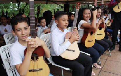 El Táchira celebró el día nacional del cuatro con alegría y jubilo