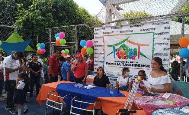 Más de 100 ayudas técnicas entregadas en jornada integral en el municipio Bolívar