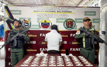 Detenido sujeto con droga oculta en el estómago