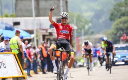 Nelson Vera gana la segunda de la Juventud y arrebata el liderato