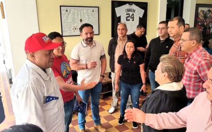 Ministro de Comunas: 70% de los consejos comunales deben renovar vocerías