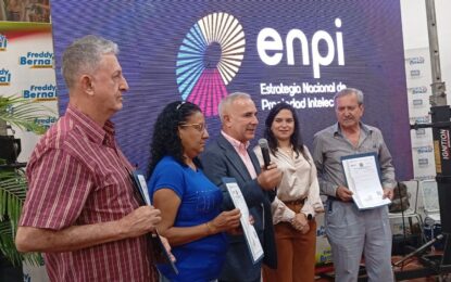 Gobernador Freddy Bernal entregó 200 Certificaciones de Propiedad Intelectual