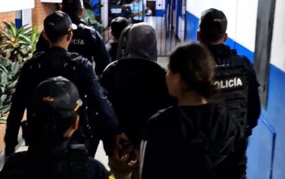 Capturados dos hombres y una mujer por hurto en el sector 23 de Enero