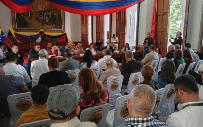 CLET impulsa desarrollo económico en I Encuentro Parlamentario con sectores empresarial y emprendedor